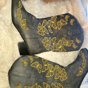 Women size 40 grey with yellow butterflies cowboy boots